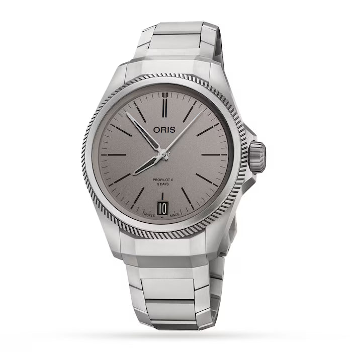 Oris ProPilot X Calibre 400 herenhorloge met titanium kast en grijze wijzerplaat, Swiss Made en nieuw in de collectie.