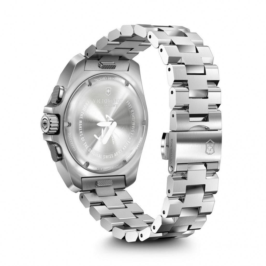 Achteraanzicht van de Victorinox I.N.O.X. Chronograaf Herenhorloge 241985 met roestvrijstalen band en gegraveerde kastdeksel. Swiss Made kwaliteit.
