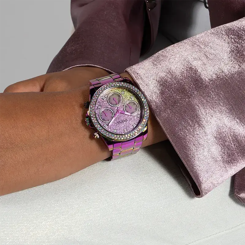 Guess Dameshorloge GW0483L5 Sol Vrouwelijk met paarse metallic afwerking en fonkelende steentjes, ideaal voor stijlvolle vrouwen.