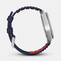Zijaanzicht van de Victorinox Journey 1884 Herenhorloge 242975 43mm met blauwe rubberen band en robuuste roestvrijstalen kast, waterdicht tot 20 ATM.