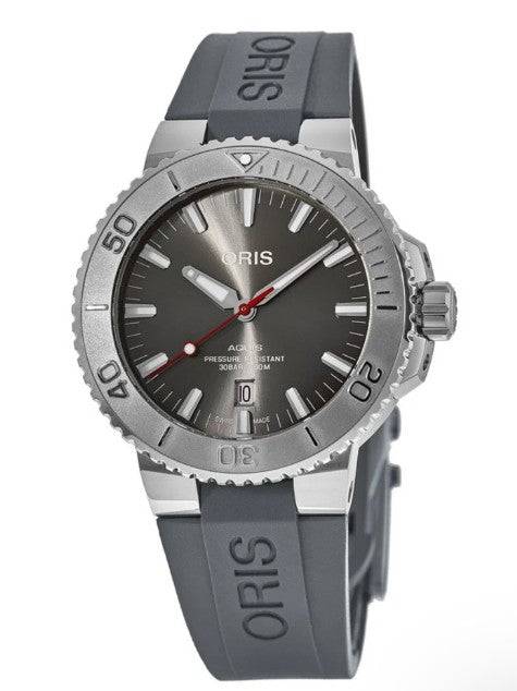 Oris Aquis Date Grijs Herenhorloge 43,5mm met grijze wijzerplaat en rubberen band. Swiss Made duikhorloge, waterbestendig tot 300 meter.