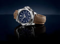 Victorinox I.N.O.X. Automatic Herenhorloge 241834 met blauwe wijzerplaat en bruin textielbandje, 43mm kast, Swiss Made duikhorloge. Luxe herenhorloge met 20 ATM waterdichtheid, ideaal voor dagelijks gebruik en outdoor avonturen.